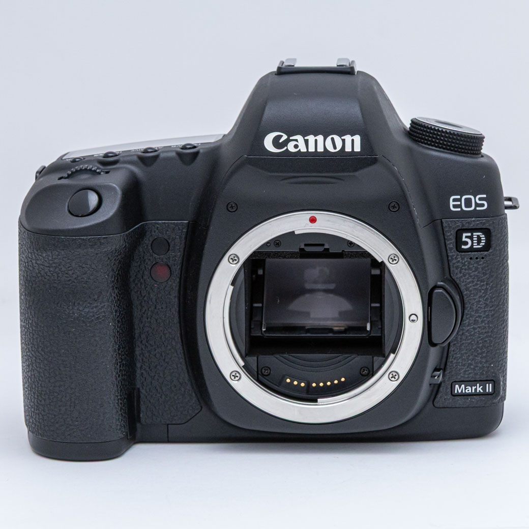 EOS 5D MarkII + BG-E6