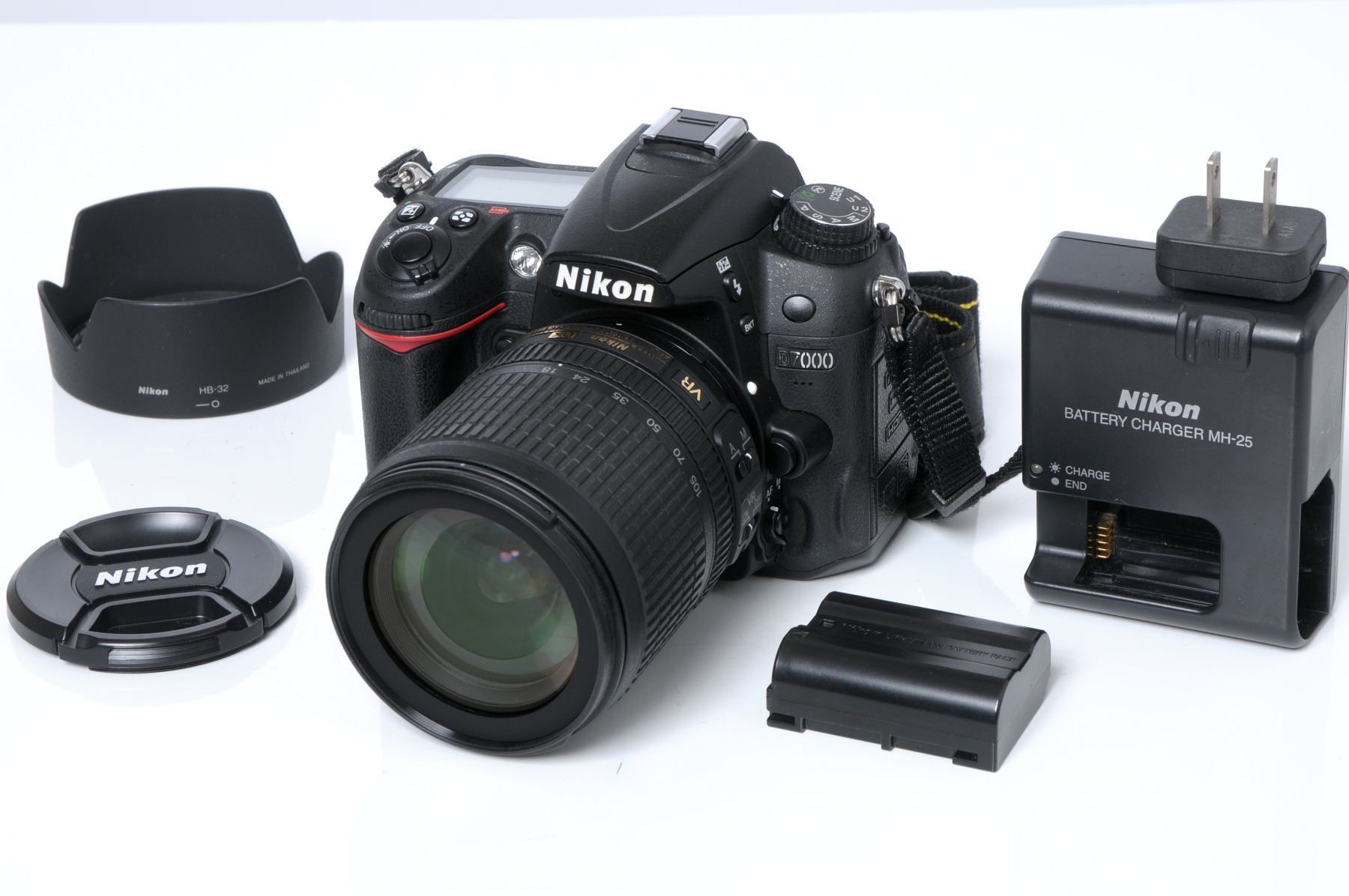 Nikon D7000 AF-S DX Nikkor 18-105/3.5-5.6G ED VRつき