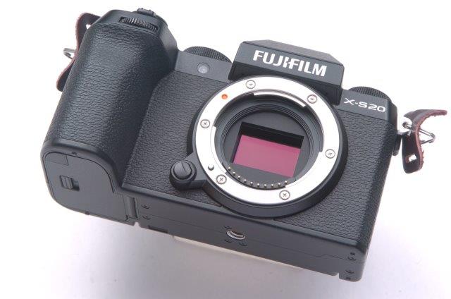 FUJIFILM X-S20 ボディ