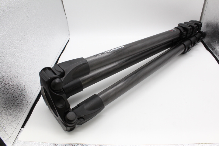 【良品】MANFROTTO マンフロット MPROカーボンファイバー 4段ビデオ三脚 #LE2025565