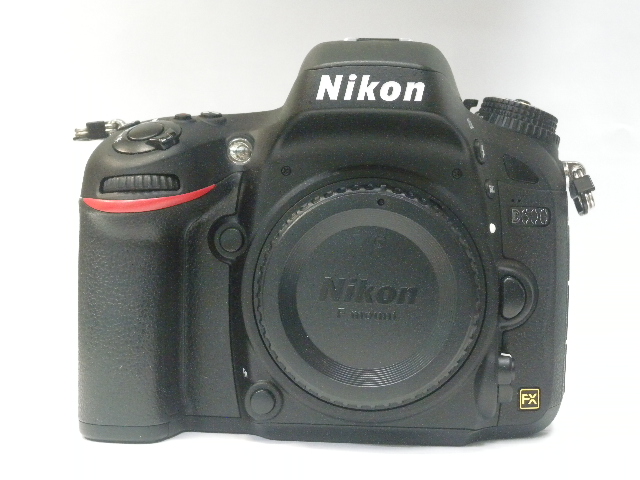 D600