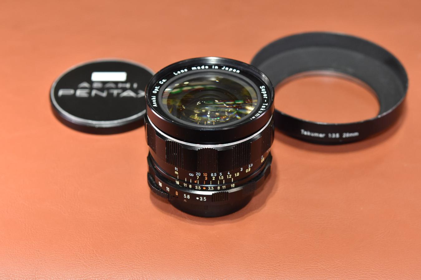 【希 少】 PENTAX Super-Takumar 28mm F3.5 初期型  純正メタルフード付【カメラ女子に絶大な人気のオールドレンズ M42マウントレンズ】