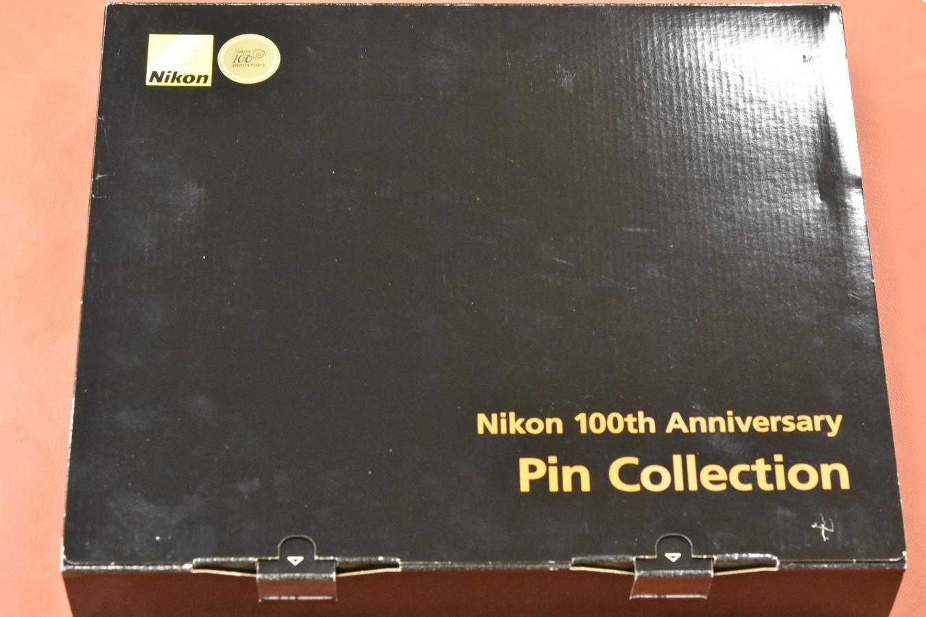 【希 少 新 品 未 使 用】Nikon 100th Anniversary Pin Collection 【Nikon I型～D5まで 全25種】